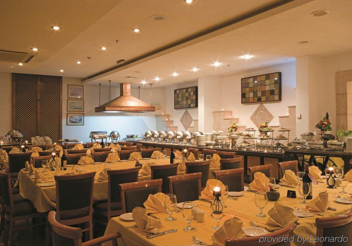 Crowne Plaza Resort Petra Restaurant photo