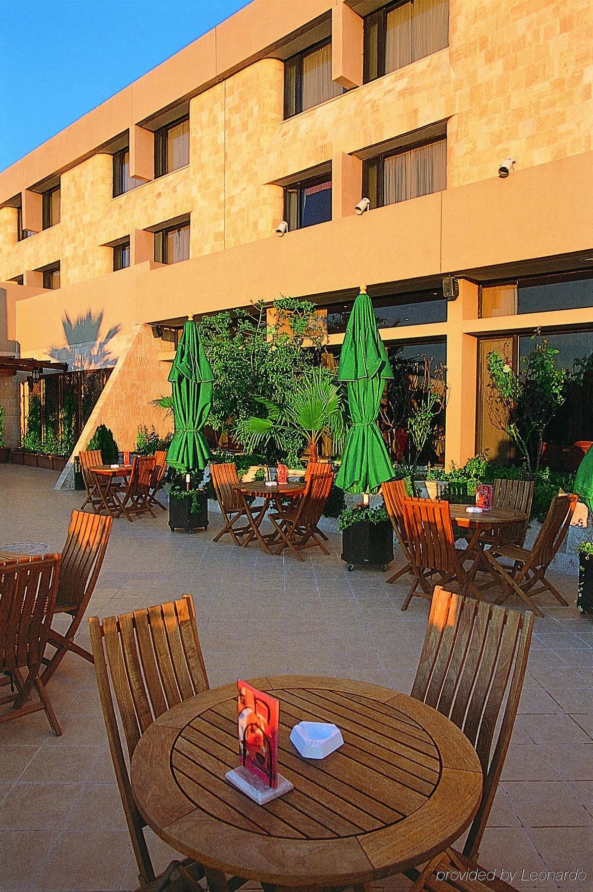 Crowne Plaza Resort Petra Restaurant photo