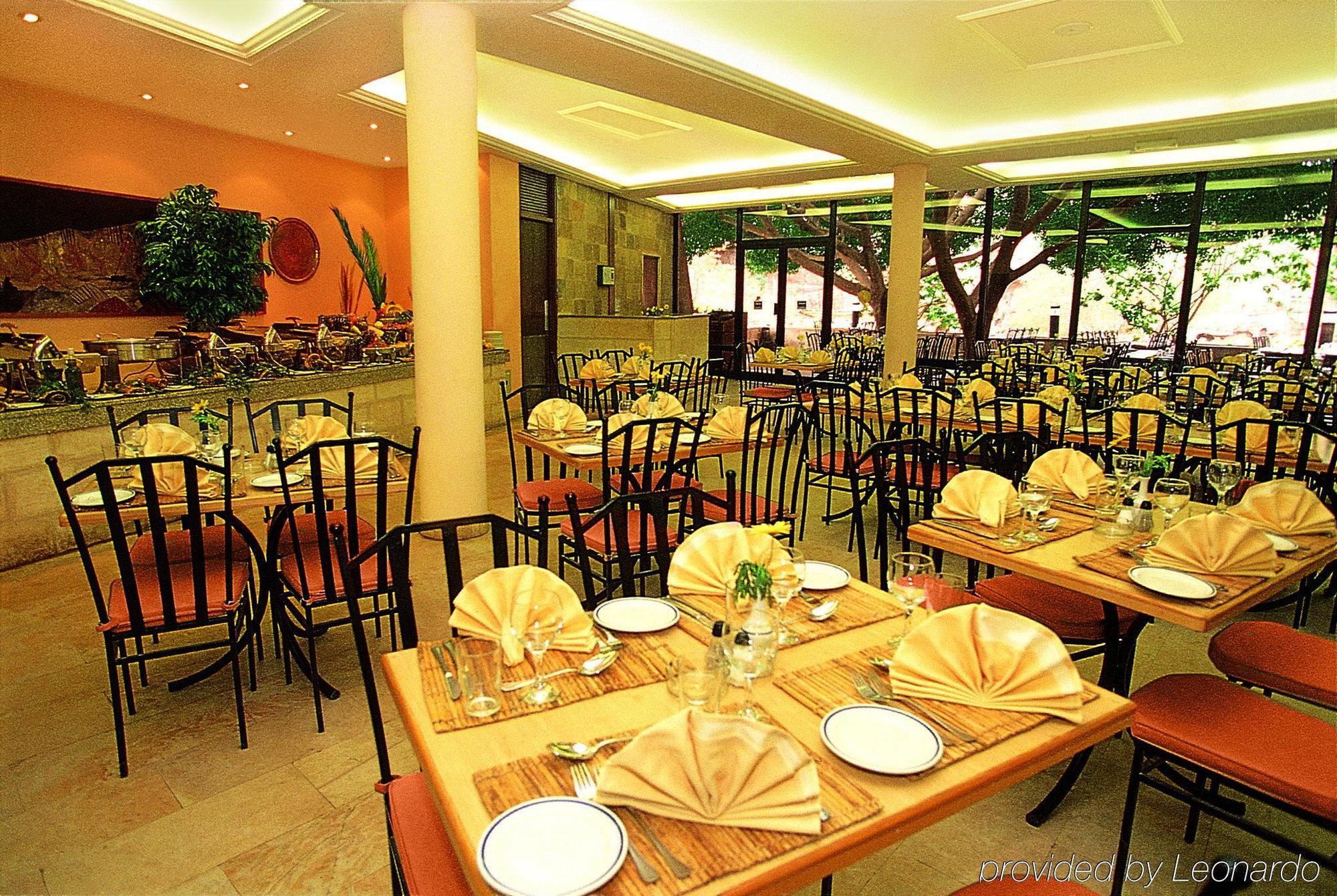 Crowne Plaza Resort Petra Restaurant photo